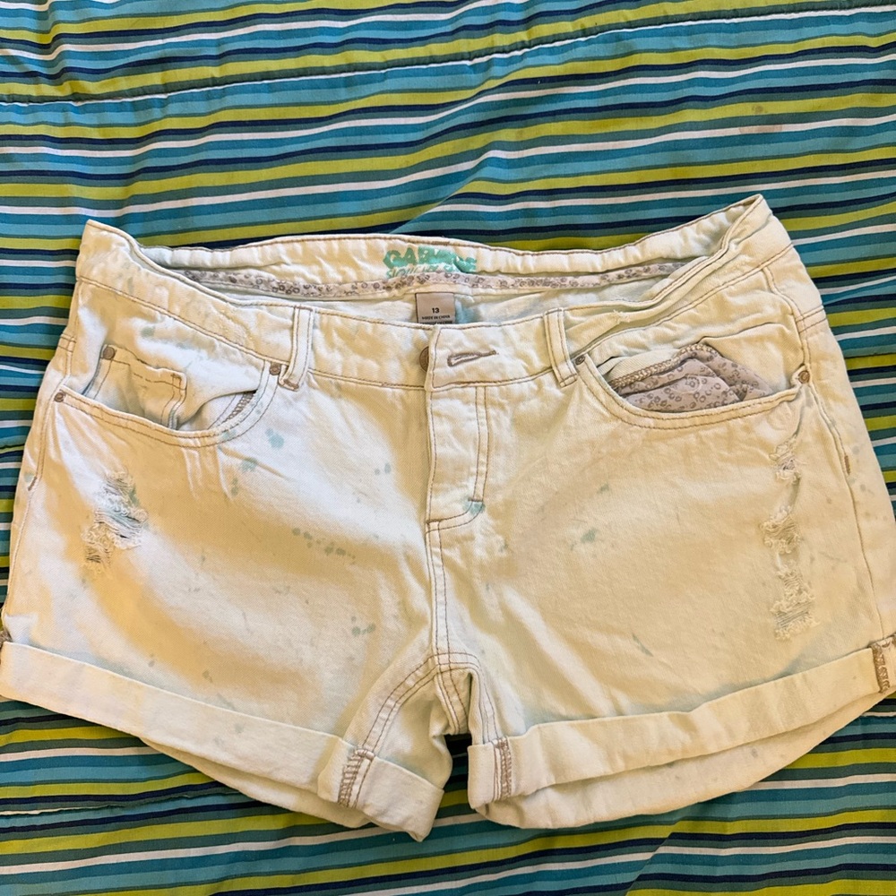 Garage Cream Jean Shorts